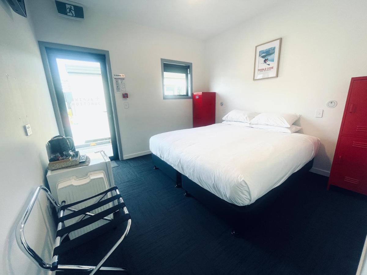 Alpine Junction Townhouse Apartments, Lodge & Hotel Wanaka Luaran gambar